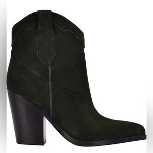 Marc Fisher, western bootie color medium green, size 7.5